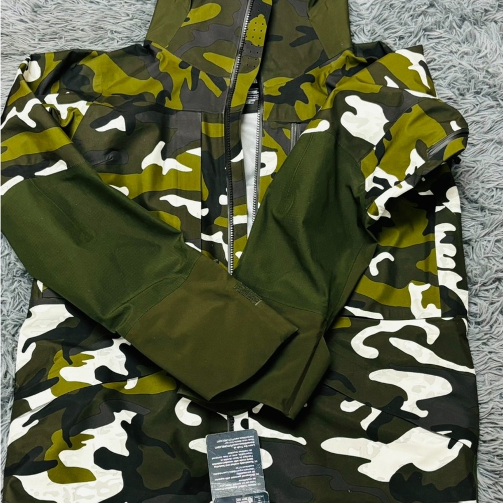 The North Face Camouflage Jacket - Green and White
